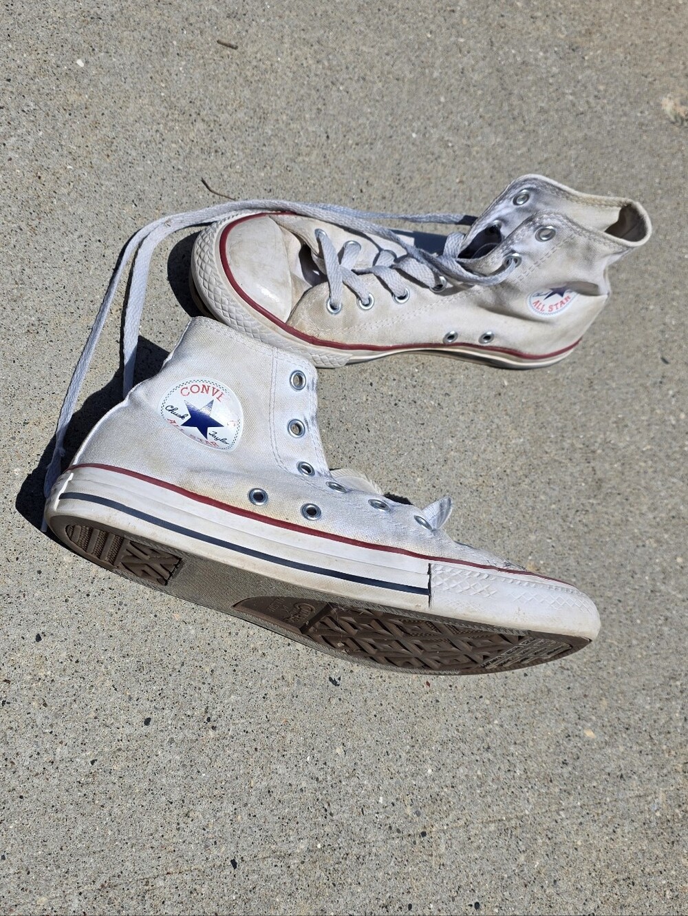 (Dirty for restore) Converse All Star Shoes Youth Size 3. See pictures